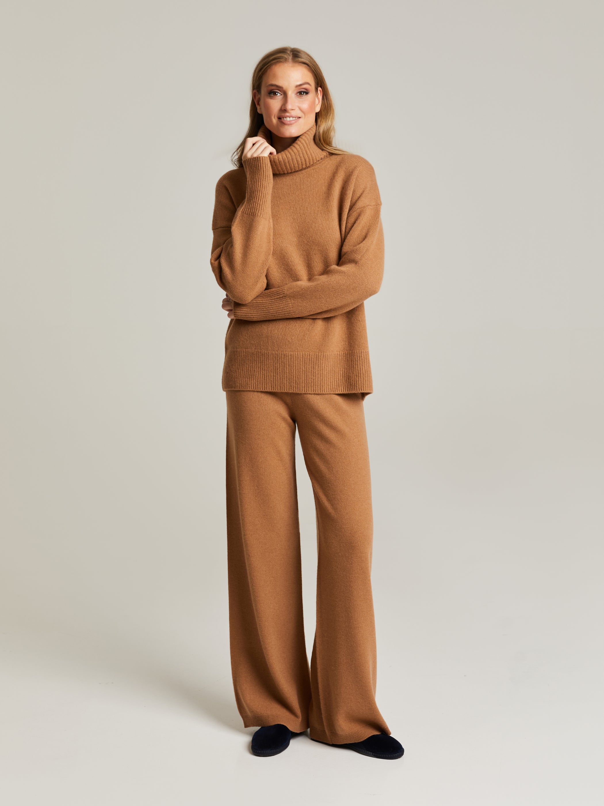 Maeva Merino-Cashmere Turtleneck Knit