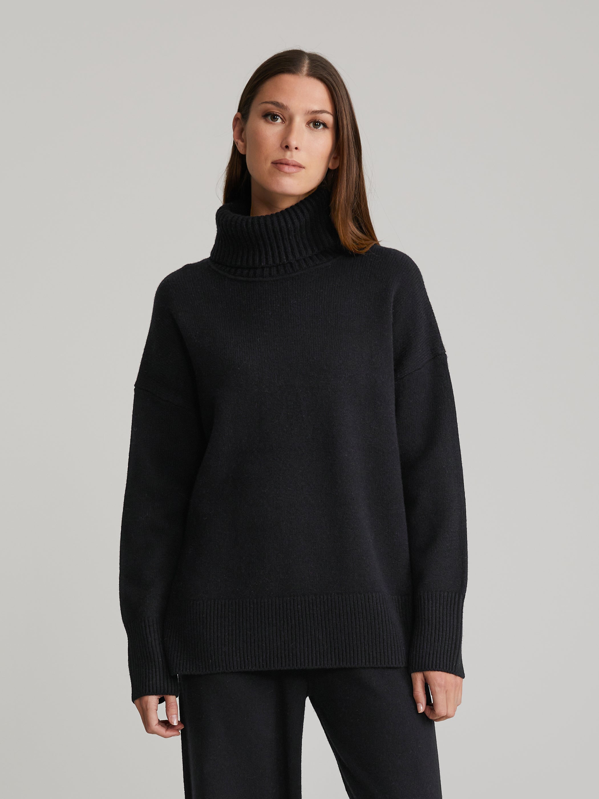 Maeva Merino-Cashmere Turtleneck Knit