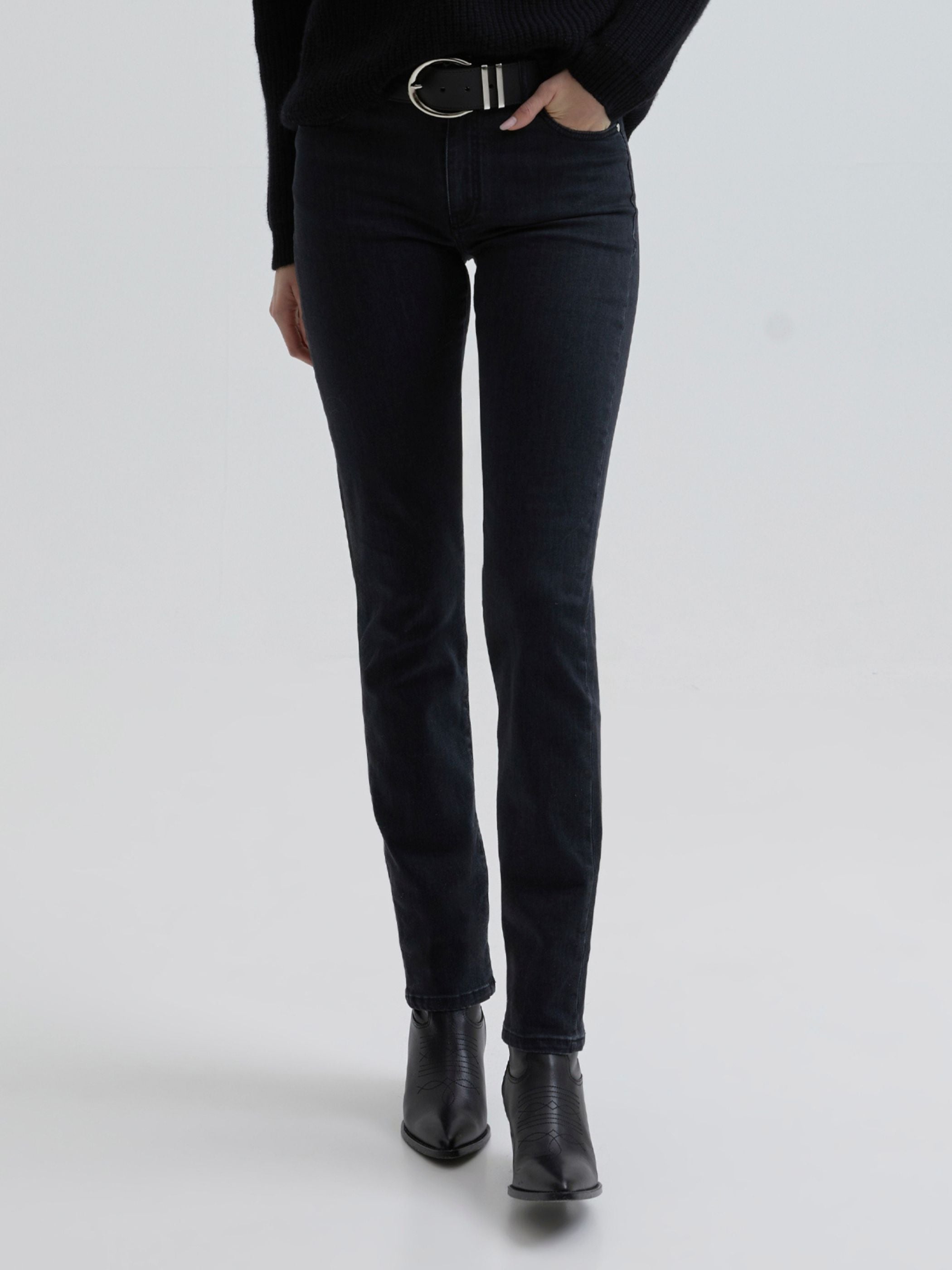 Cara Jeans