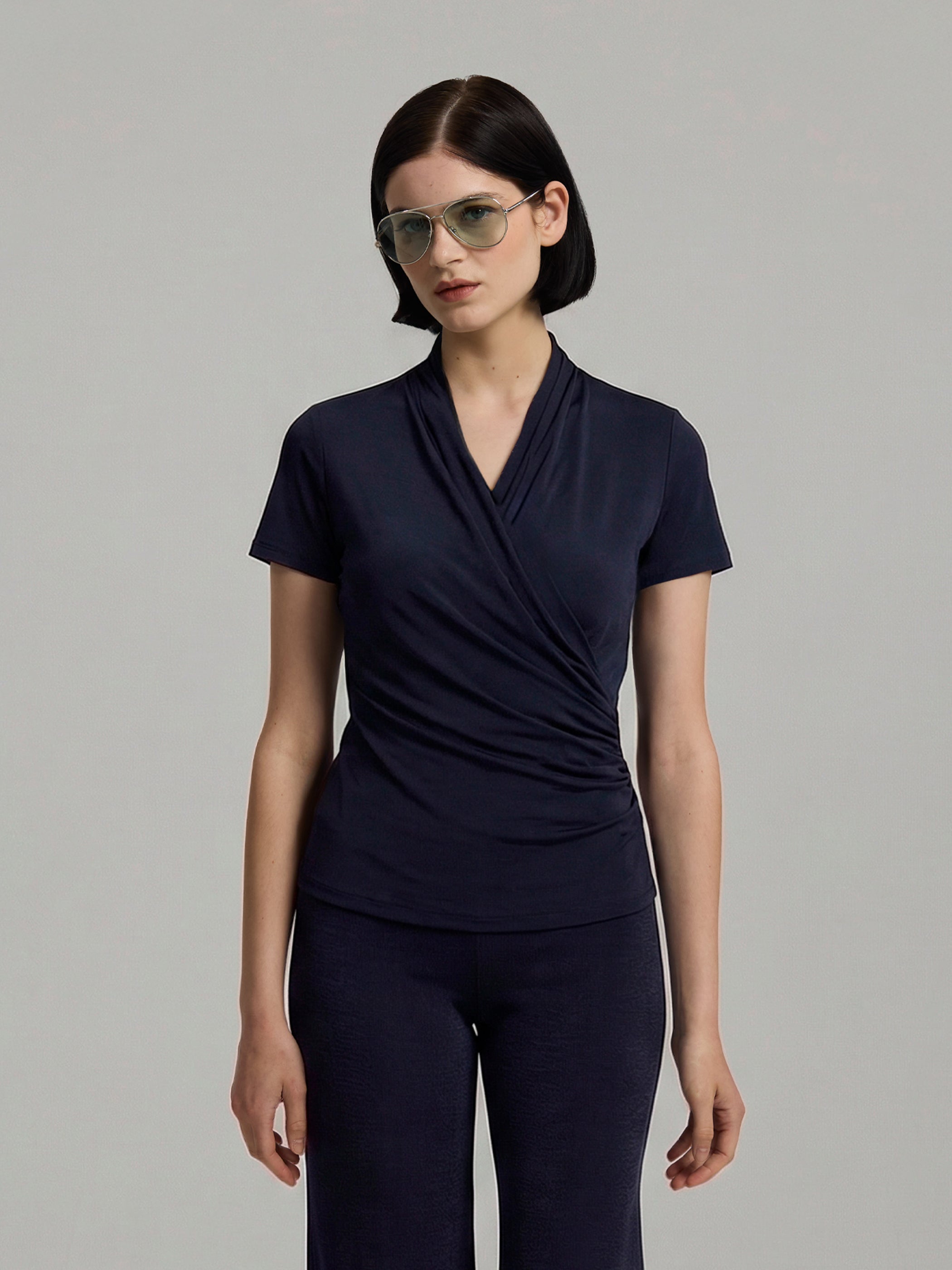 Fifi 2 en tête de la Marine royale