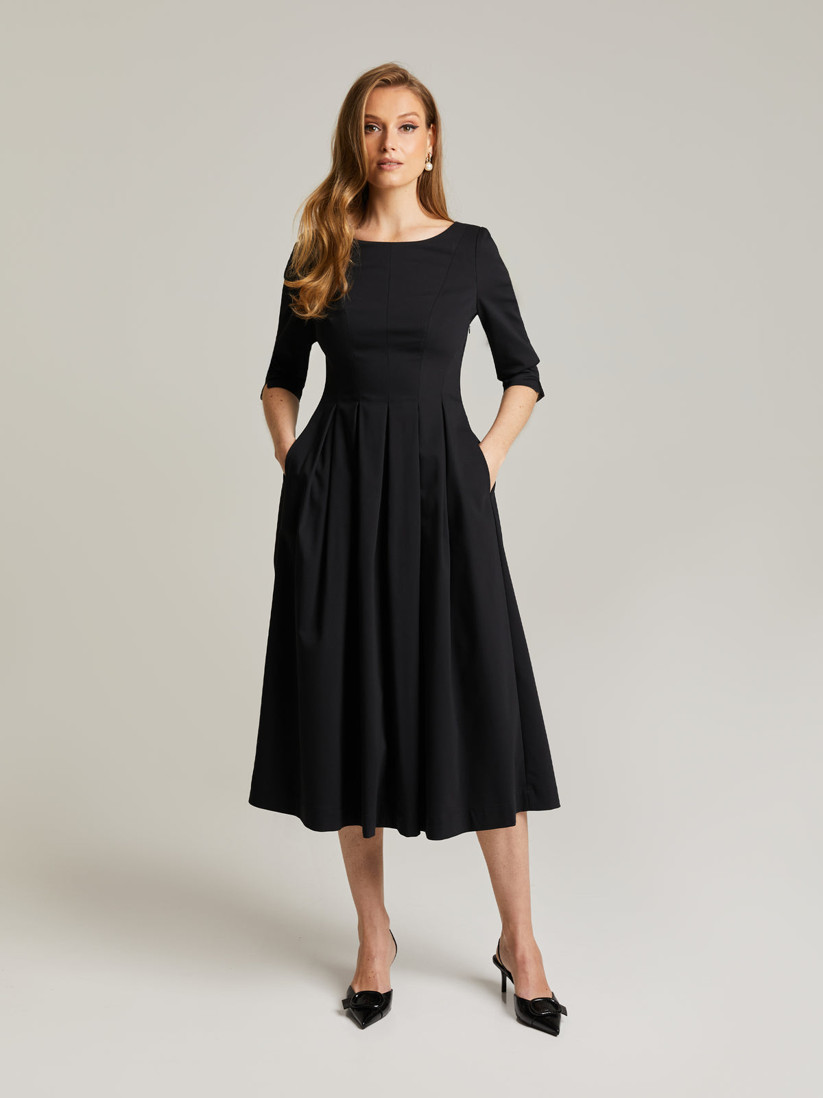 Julitta 3/4 Sleeved Black Dress