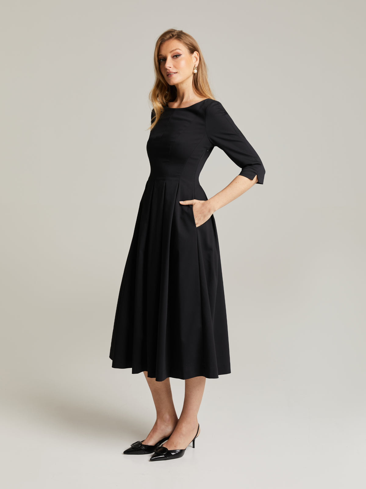 Julitta 3/4 Sleeved Black Dress