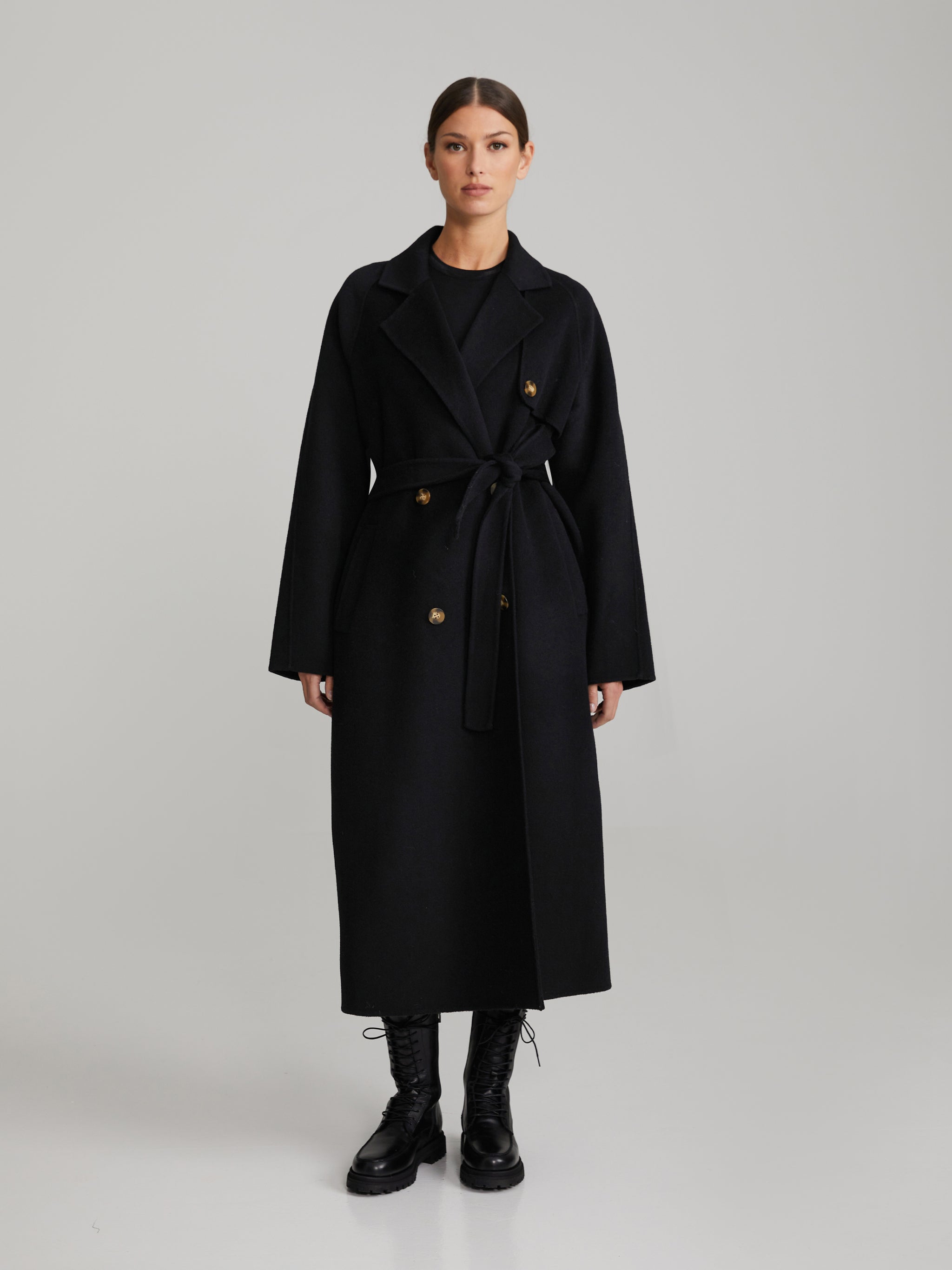 Levia Black Wool Coat with Belt - Andiata – Andiata